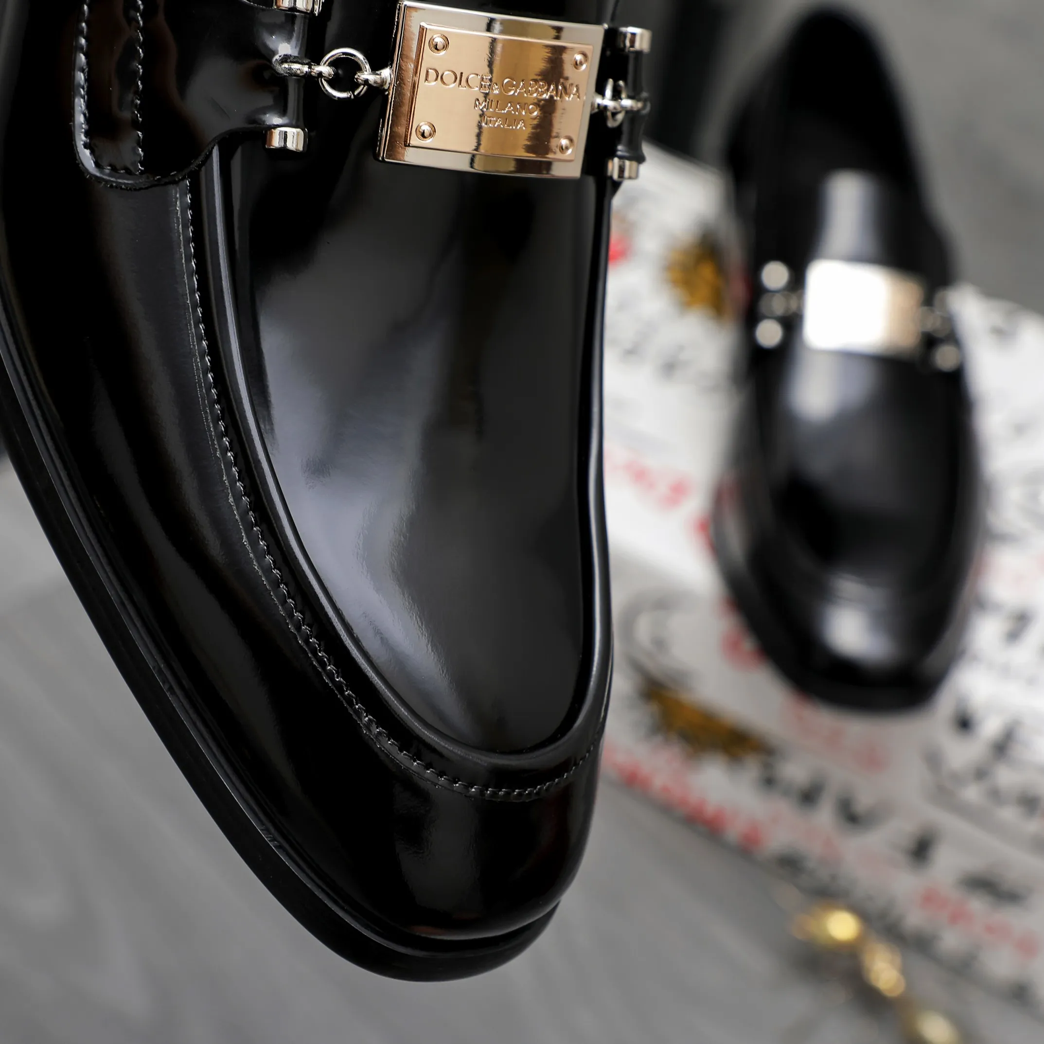 Men's shoes 💰500 Product trademark: DG (Dolce & Gabbana) business casual leather shoes Regular size: 38-45 (45 is custom-made and non-returnable) Product materials: Selected pearlescent cowhide upper, cowhide lining, original outsole